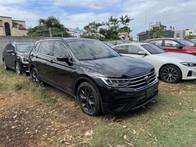 Auto - Volkswagen Tiguan