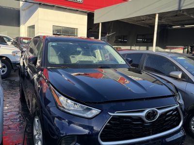 Auto - Toyota Highlander