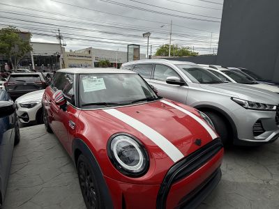 Auto - MINI Cooper 5 Puertas